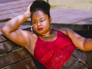 🌳🌞 Getting a little sunbath at the park 🌳🌞