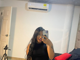 Simple clothes, intense thoughts 😈