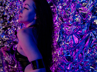 ur neon demon of love