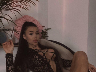 back to heat things up 🔥💋😉