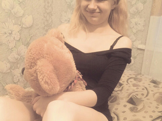 Here I am a blonde)