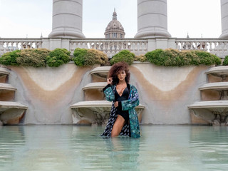 Wet skin, sunny vibes, dirty mind. 😏