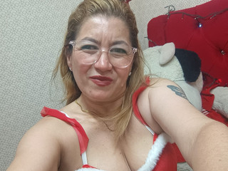 Christmas mode 🤶💅