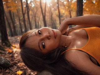 sexy brunette in spring💋🔥💕