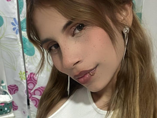 I bet u wanna undress me now