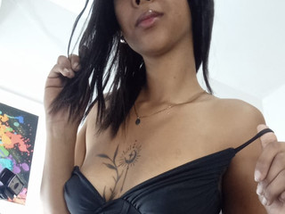 love me in black 💋