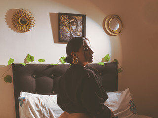 I wait for you in bed