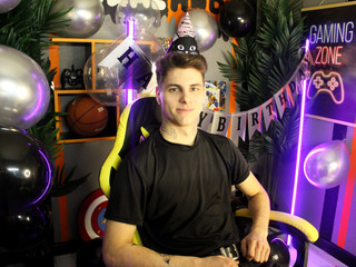 It was my Birthday Stream! 🎉🎈🎁