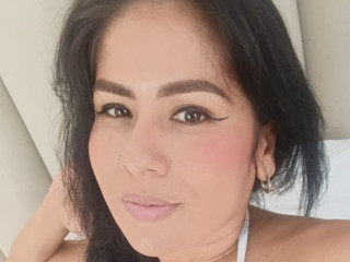 💎😈 “Dressed in White, Ready to Sin”