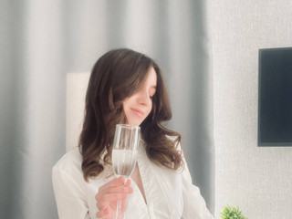 Real moments don’t need captions