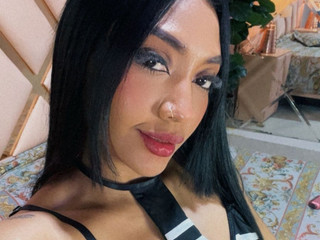 The hot cheerleader 🌟