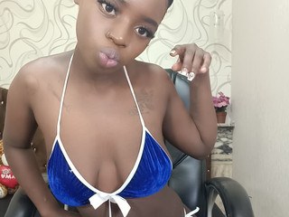 Hot babe ina sexy blue bikini