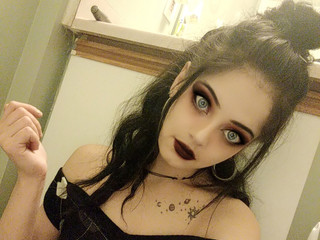 No I won't smile but I'll show you my teeth