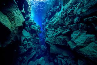 Diving in the crack between continents
