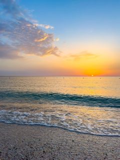 I want to fly on vacation to the sea