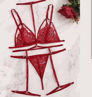 Ayudame con mi lenceria sexi?Quiero