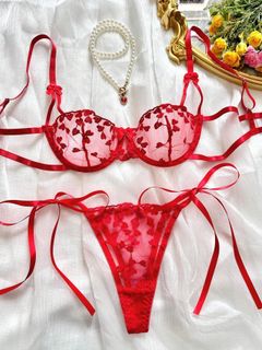 LINGERIE RED