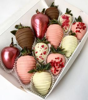 chocolate covered strawberries :3