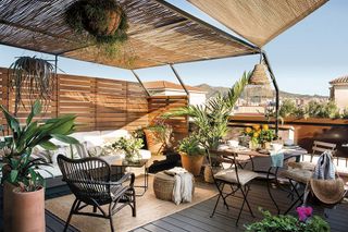 APARTMENT WITH TERRACE