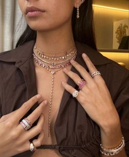 A piece of jewelry !